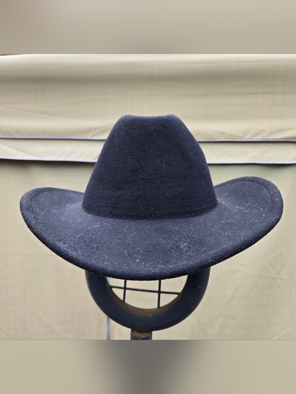 Black Felt Cowboy Hat , size L / XL.